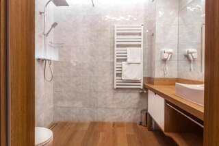 Апарт-отели SOLAVO HOME&TRAVEL Солец-Здруй Двухместный номер с 1 кроватью и собственной ванной комнатой-8